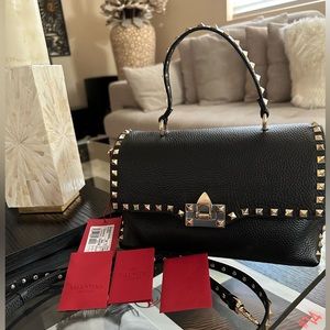 Valentino top handle / crossbody bag. Versatile, trendy and neutral purse.